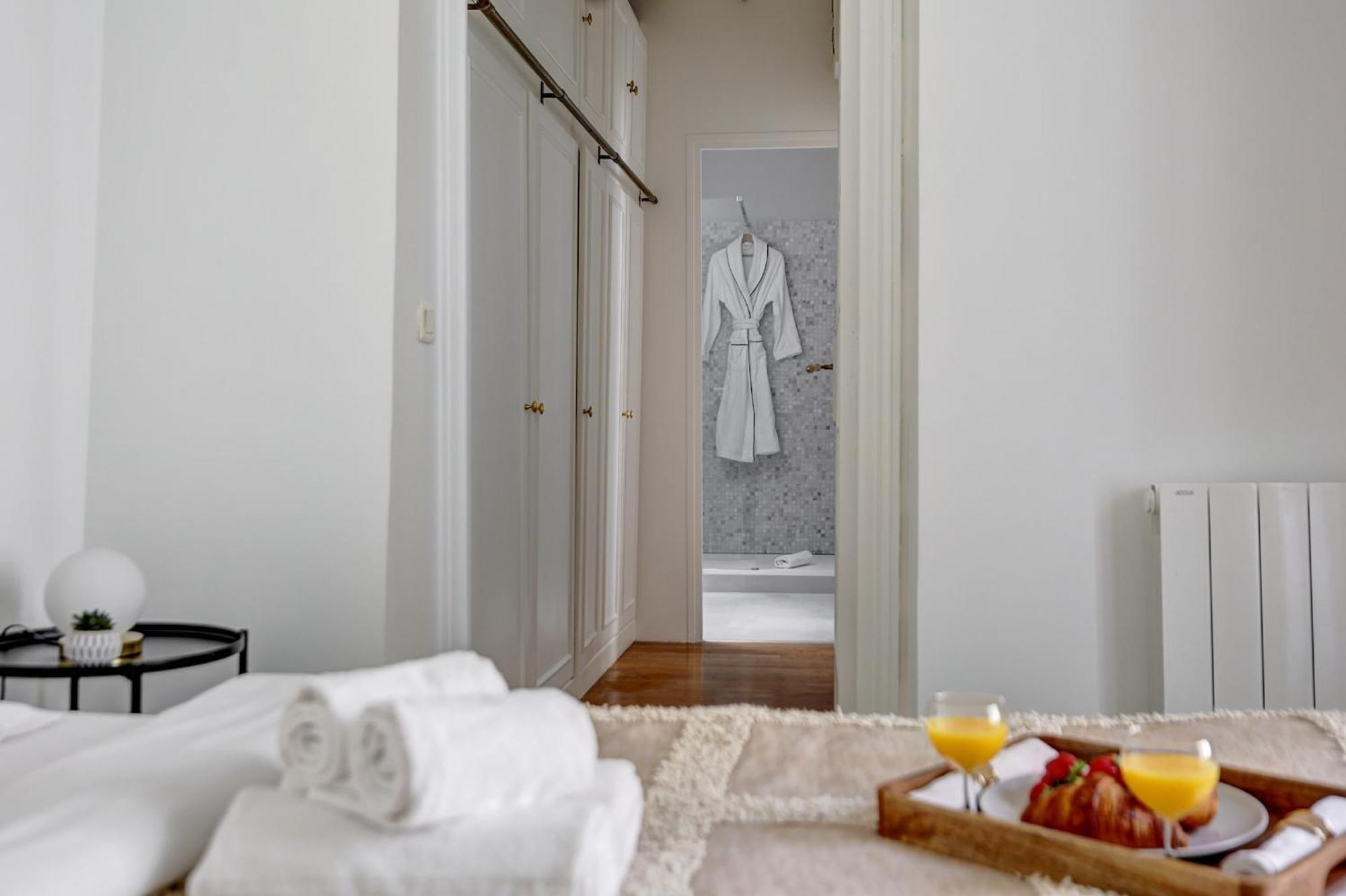Champs-Elysees - 2Br With Balcony - Cityapartmentstay Paris Exterior foto